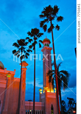 Old Mosque (Omar · Ali · Saifuden · Mosque) (Bandar Seri Begawan (BSB) / Brunei) 7750841