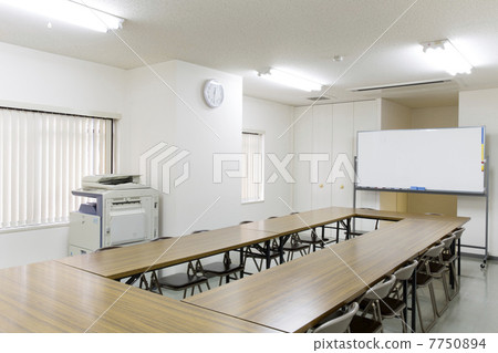 緊湊的會議室 7750894