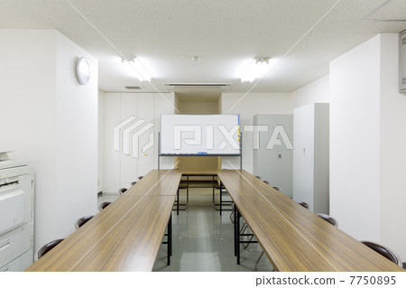 緊湊的會議室 7750895