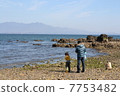 父母和孩子一起玩在鹿兒島海 7753482