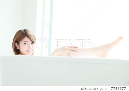 一個女人洗個澡 7755677