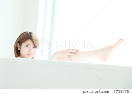 一個女人洗個澡 一個女人洗個澡 7755678