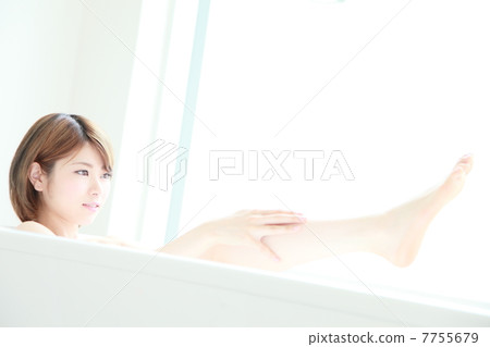 一個女人洗個澡 一個女人洗個澡 7755679