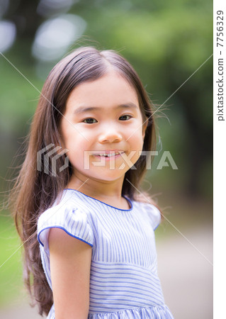 夏天的女孩 7756329