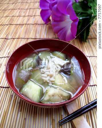 Warm miso soup for body cooled down by air conditioning Warm miso soup for body cooled down by air conditioning 7757097