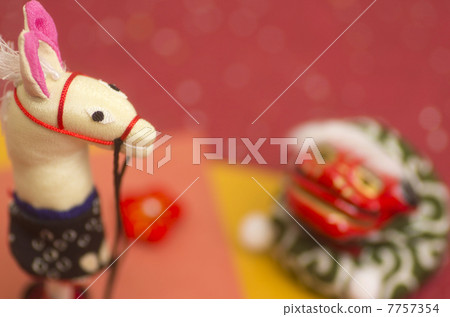 馬和獅子跳舞 7757354