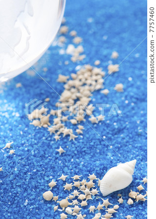 Star sand and small white shell and earth Star sand and small white shell and earth 7757460