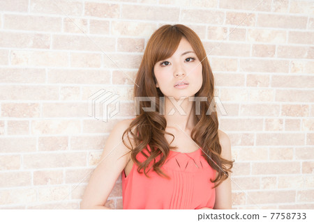 年輕的女士（夏天） 7758733