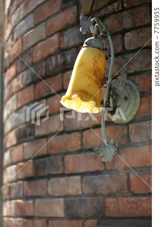 磚籬芭和燈 磚籬芭和燈 7759955