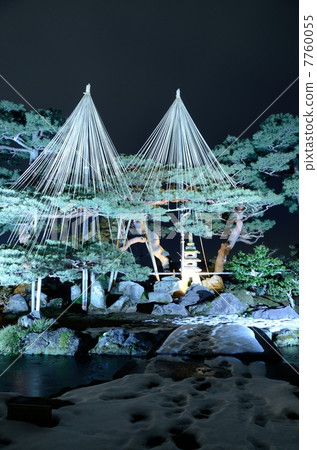 兼六園/冬季/亮燈[垂直] 7760055