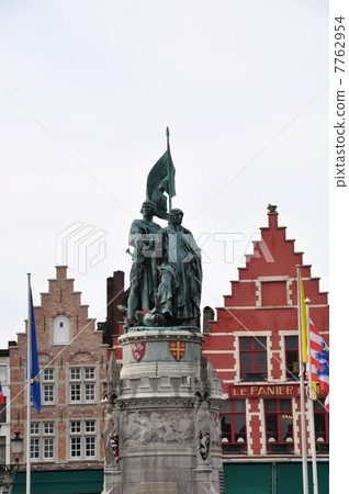 Market Square Bruges 7762954
