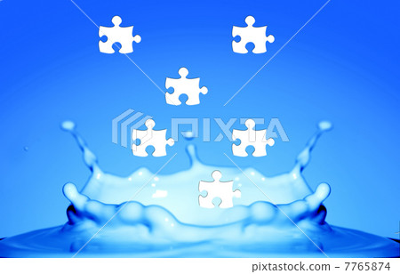 Water splash with puzzle effect Water splash with puzzle effect 7765874