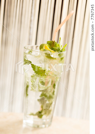 mojito cocktail 7767345
