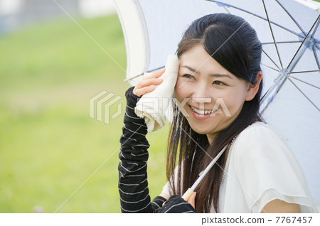 一個手臂套的女人 7767457