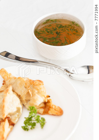 chicken broth 7771994