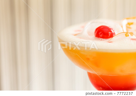 summer cocktail 7772237