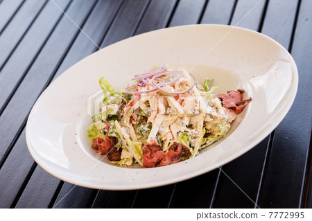 salad with beef 7772995