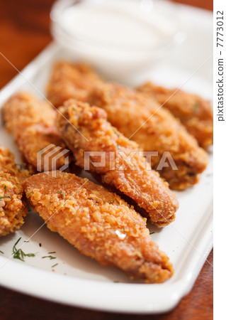 Chicken wings with sauce 7773012