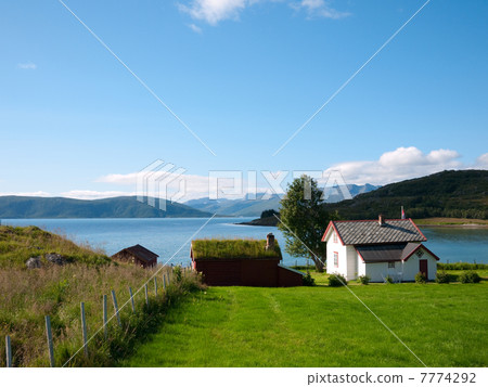 fishing hut fishing hut 7774292