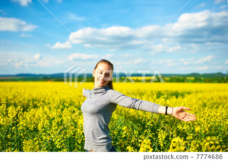 Carefree girl Carefree girl 7774686