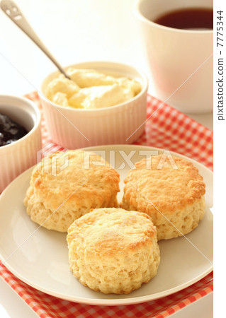 Handmade scones 7775344
