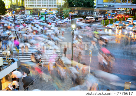 Scenic intersection in Shibuya Scenic intersection in Shibuya 7776617