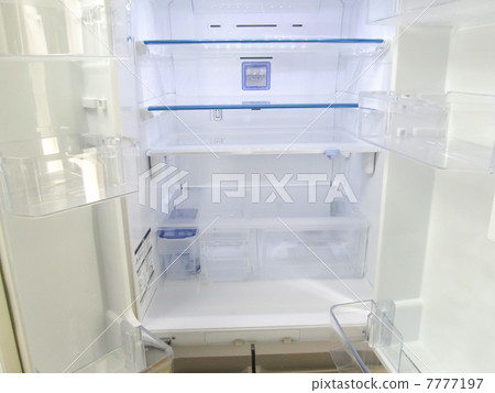 在冰箱的冷藏室 在冰箱的冷藏室 7777197