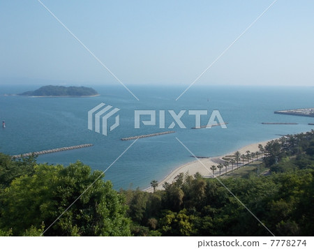 An underwater beach An underwater beach 7778274