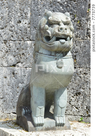 首里城左側的“Shisa石像”·迎賓門（首里城公園/沖繩縣首里市） 7778739