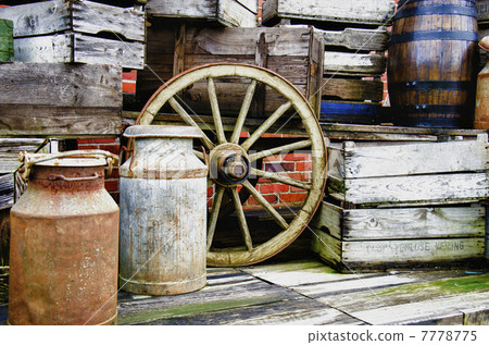 Old stuff from the farm - HDR Old stuff from the farm - HDR 7778775