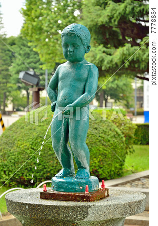 Walking in Hachinohe · Emperor of Meiji Emperor Meiji (Rotary) 's Manneken Pis 7778884