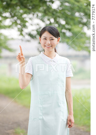Caregiver / helper woman 7779174