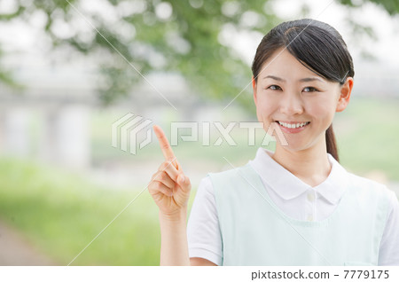Caregiver / helper woman 7779175