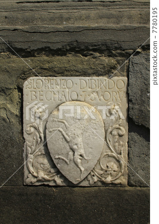 coat of arms, blazon, crest 7780195