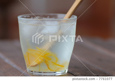 Chilled yuzu drink with yuzu peel Chilled yuzu drink with yuzu peel 7781077