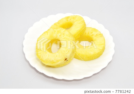Pineapple white dish white back Pineapple white dish white back 7781242