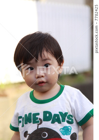 Playing kids Playing kids 7782425