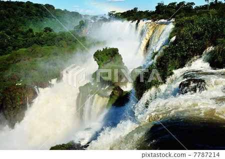 Iguacu Falls roundabout row Iguacu Falls roundabout row 7787214