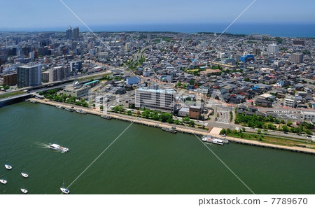 Shinano river and Niigatajima Town 7789670