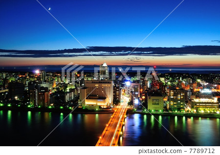 新潟島的夜景 7789712