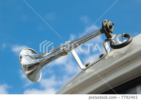 Alarm hooter of the ancient car Alarm hooter of the ancient car 7792401