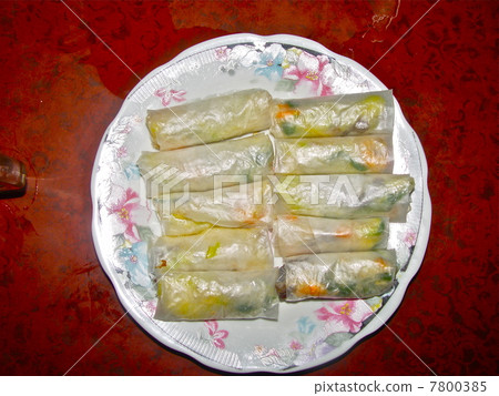 "Raw spring roll" with shrimp (Hue / Vietnam) 7800385