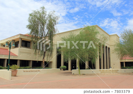 雷鳥國際工商管理局 7803379