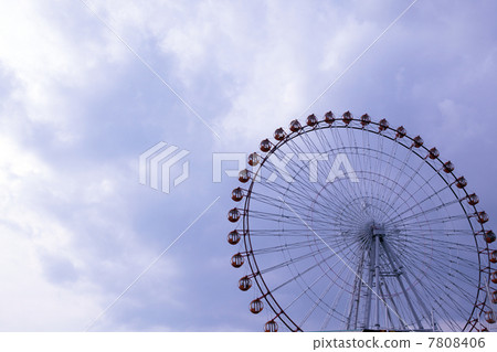 一個空的摩天輪 7808406