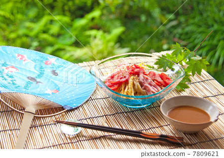 夏天和冰鮮雞肉 夏天和冰鮮雞肉 7809621
