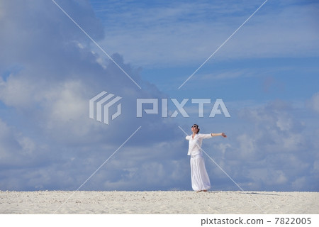 happy woman enjoy summer time happy woman enjoy summer time 7822005