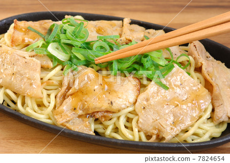 可口豬排鹽yakisoba 可口豬排鹽yakisoba 7824654