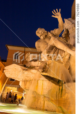 四個大型河流噴泉〜納沃納廣場〜(意大利 - 羅馬) 四個大型河流噴泉〜納沃納廣場〜(意大利 - 羅馬) 7824980