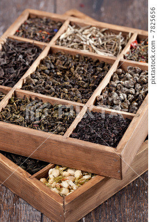 assortment of dry tea 7825656