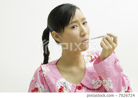 Portrait of young woman 7826724